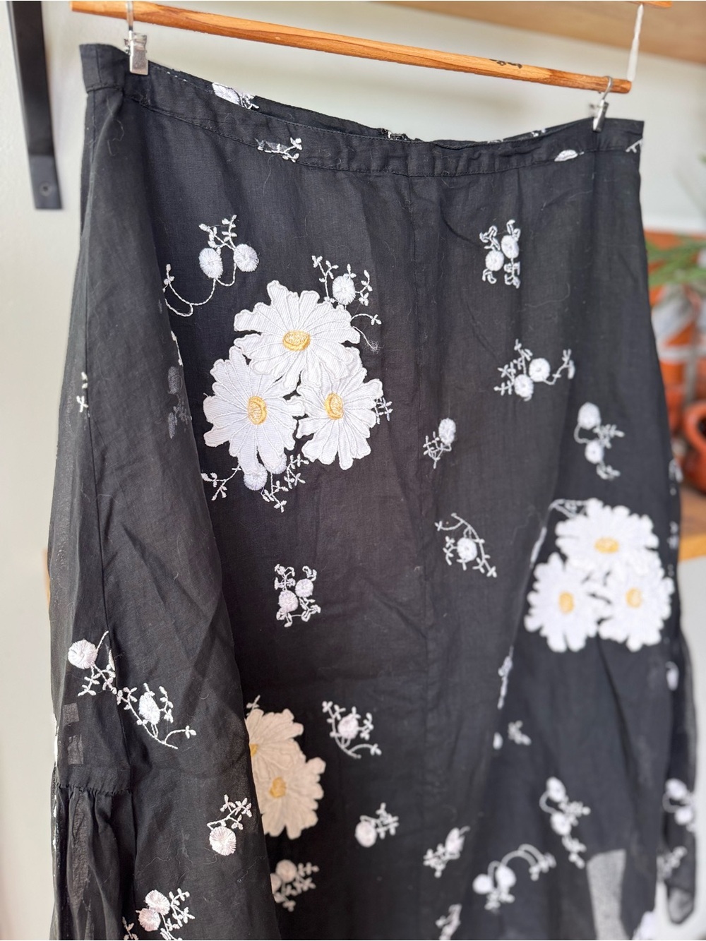 Vintage 90s Y2K Persaman Black Midi Skirt with White Daisy Embroidery Sz 10 - Picture 3 of 9